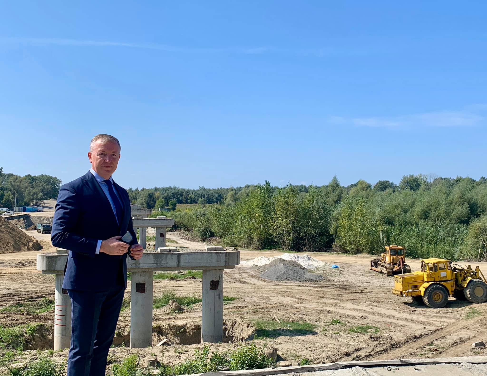 Зведення мосту у Маршинцях триває за графіком