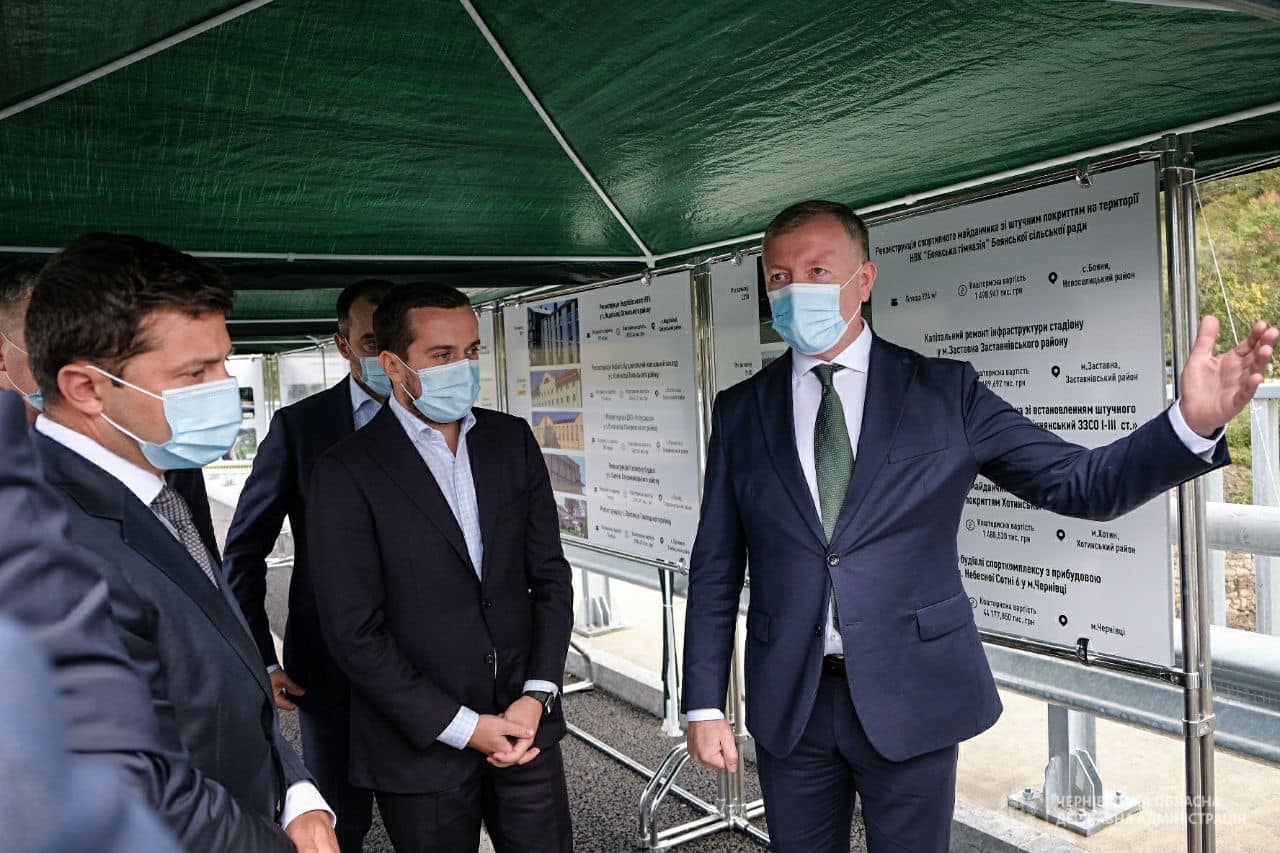 На Буковині побудовано рекордну кількість доріг, - Зеленський