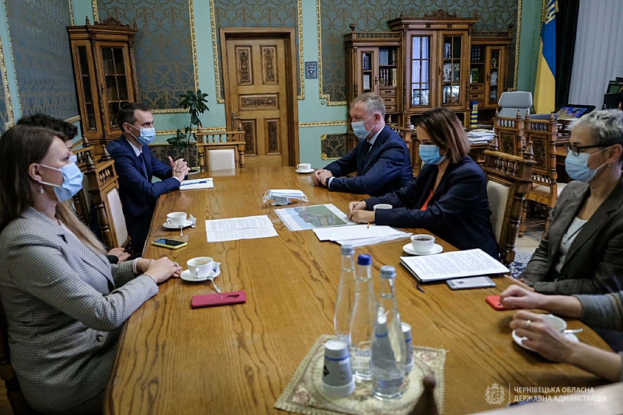 Осачук зразково організував боротьбу з коронавірусом в регіоні, - Головний державний санітарний лікар України Віктор Ляшко в Чернівцях 