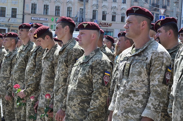 Чернівецькі десантники повертаються додому з міжнародних навчань  