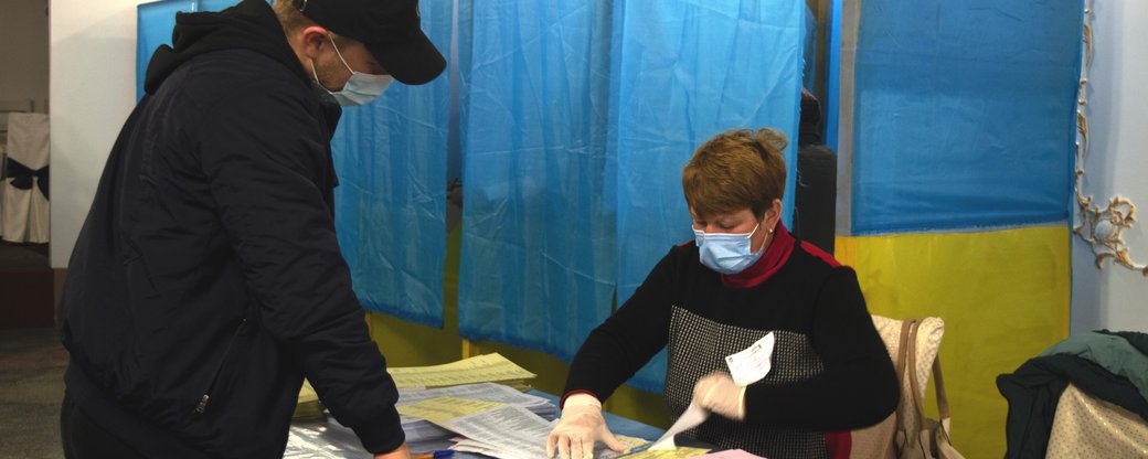 'Люди наші знають, хто був за, а хто – проти': у селі Чорнівка вперше голосували за міського голову Чернівців