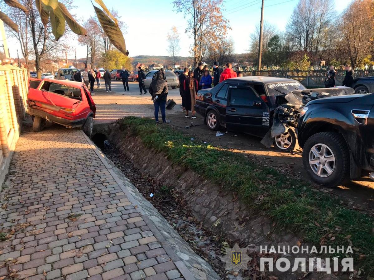 Під час аварії у Красноїльську травмувалися водій та троє його доньок