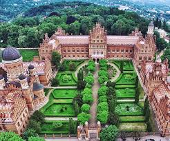 Українське відеопривітання демонструє Резиденцію митрополитів Буковини та Далмації: Зеленський запустив міжнародний флешмоб відеопривітань з нагоди 75-річчя організації ЮНЕСКО