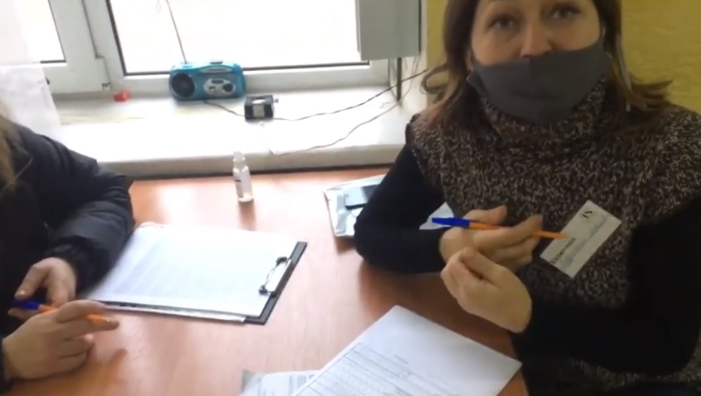 У Чернівцях на виборчій дільниці знаходилися представники екзитполу та поліції