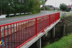 У Тарасівцях на Новоселиччині вперше за 50 років відремонтували міст