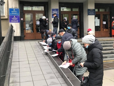 Для виплати тисячі гривень малозабезпеченим чернівчанам виділять 3 мільйони гривень