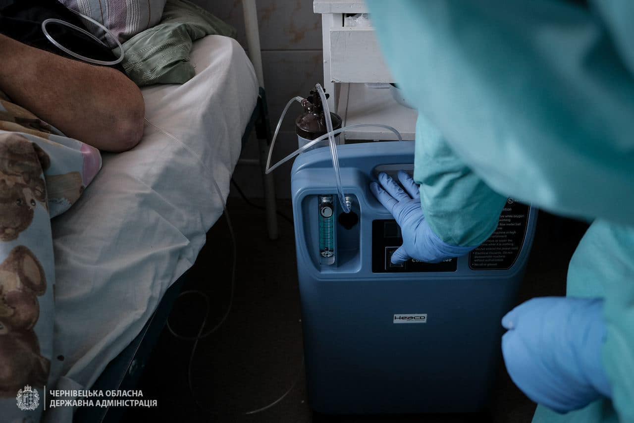 У Чернівецьку область доправили 65 кисневих концентраторів