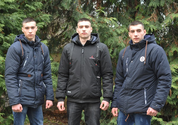 Троє рідних братів з Путильщини та двоє з Вижниччини спільно вирішили відслужити строкову військову службу