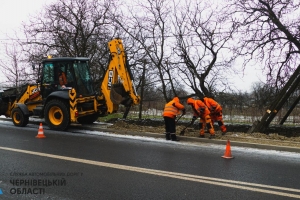 У Недобоївцях на Хотинщині завершують ремонт траси «Житомир – Чернівці»