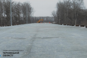 У Маршинцях вже забетонували всі десять прогонів мостової переправи 
