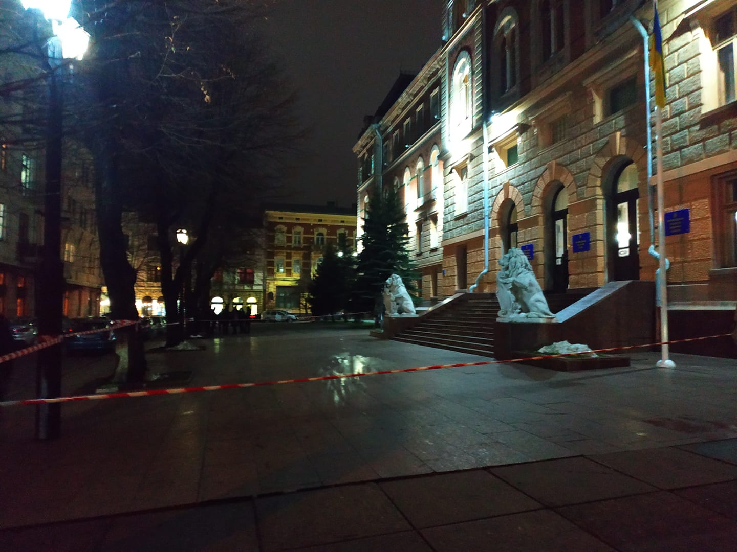 Депутати Павлюк і Бортич запропонували колегам продовжити  роботу зірваного пленарного засідання облради вже завтра вранці