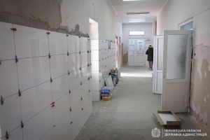 Треба пришвидшитись: Гусак проінспектувала ремонтні роботи у Чернівецькій обласній лікарні