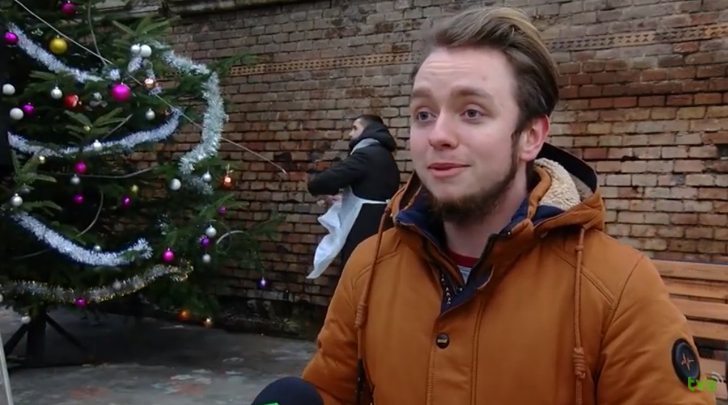 У господарському дворику ЧНУ ім Ю. Федьковича розмістили святкову ялинку