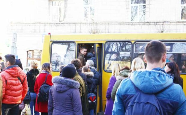 У Чернівцях влада відстежує лише декілька рейсів  і не знає кількості пільговиків в транспорті, але вже планує списати на це 80 мільйонів 