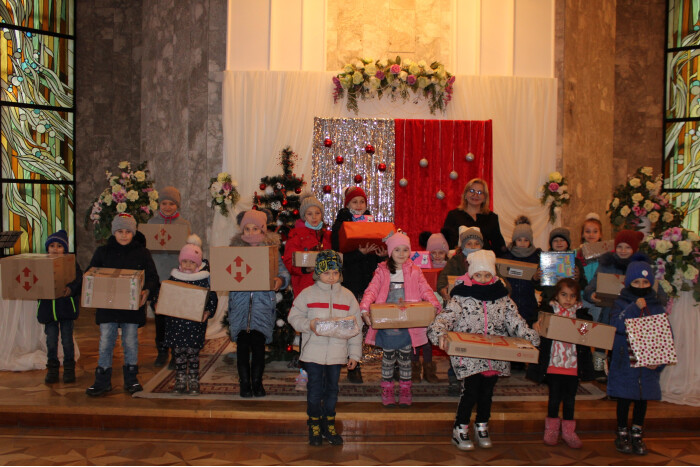 Благодійники з Чернівців привітали дітей з Луцька