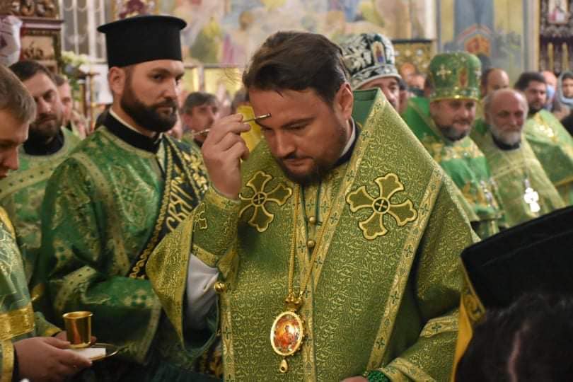 Щодо «неукраїнськості» митрополита  Онуфрія з Буковини посперечалися митрополит Олександр (Драбинко) і професор Чучко