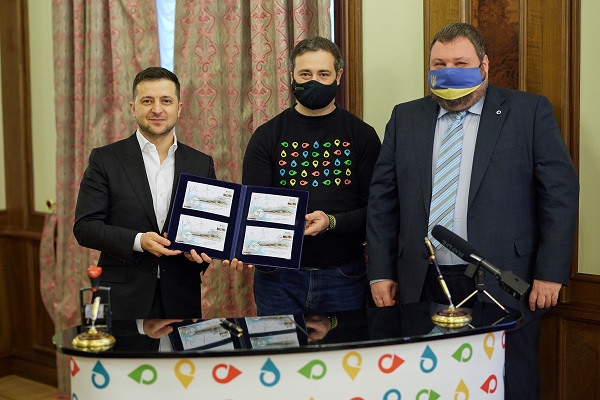 З Антарктиди можна буде відправити листівку в будь-який куточок світу у конверті з українським прапором 