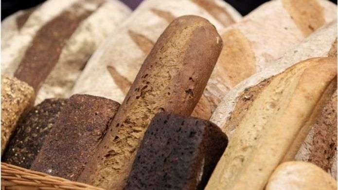 Хліб по 5,90 за 1/кг управлінню освіти Чернівецької міськради не підійшов, тому тут вибрали майже за 15 гривень/кілограм 