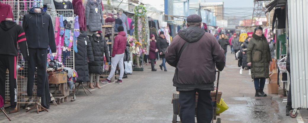 Підприємці 'Калинки' скаржаться через відсутність покупців на базарі