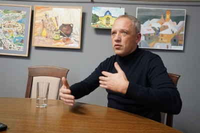 «Продав, але грошей ще не отримав»: Чернівецький міський голова розповів, куди поділась його яхта за 8 мільйонів гривень 