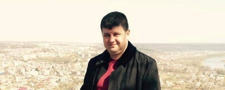 У голови Чернівецької РДА Дмитра Козарійчука, якого призначили лише трохи більше місяця тому, проводять обшуки через хабар