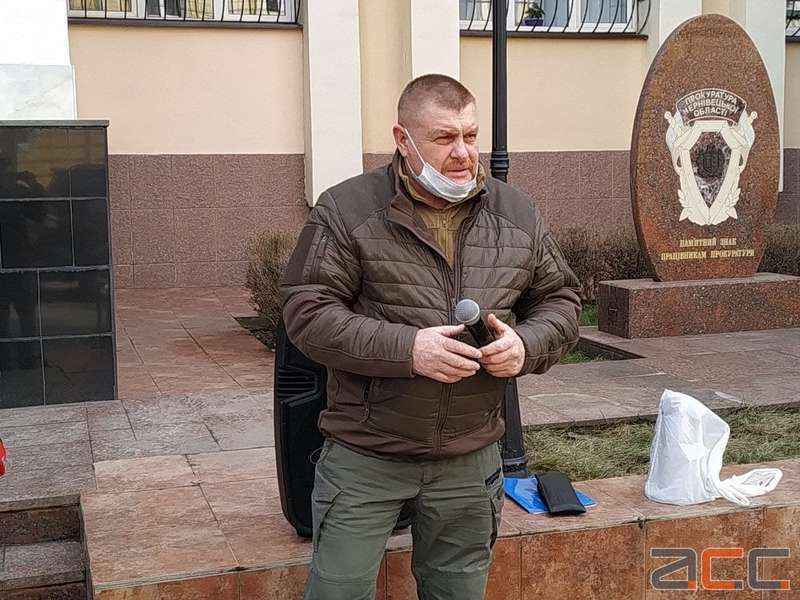 Від коронавірусної хвороби помер активіст Юрій Ковалець, який лише місяць тому брав участь у масовому пікеті під прокуратурою області