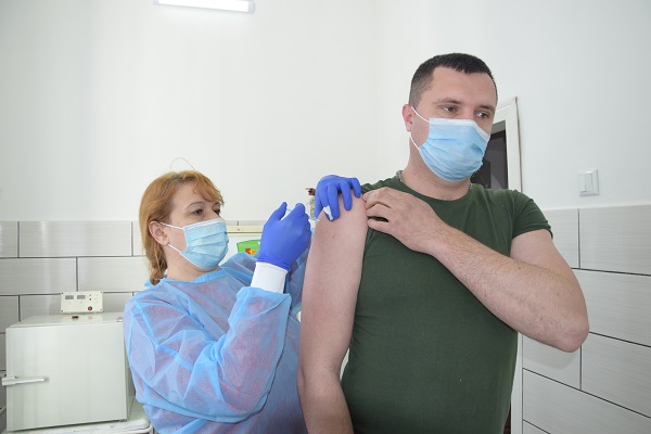 У Чернівцях упродовж вихідних від коронавірусу щепили більше сотні прикордонників
