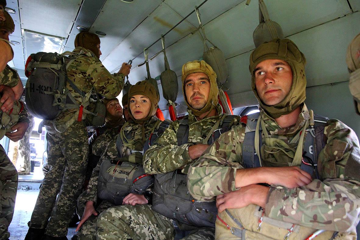 На Буковині набирають контрактників: 300 вже поповнили лави Збройних Сил України 