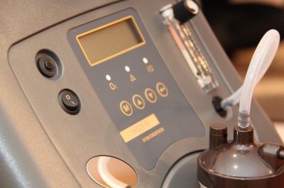 Переплатили по 5 тисяч гривень за кожний: департамент охорони здоров'я ОДА закупив кисневі концентратори за завищеною ціною  – ЗМІ