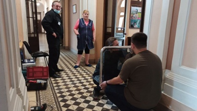 У Чернівцях обмежать доступ сторонніх до ратуші 