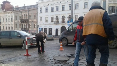 'Де ж ремонти?' Тендери провели, а доріг немає