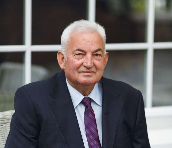 Передчасно помер багаторічний очільник Чернівецького онкодиспансеру Анатолій Гонца 