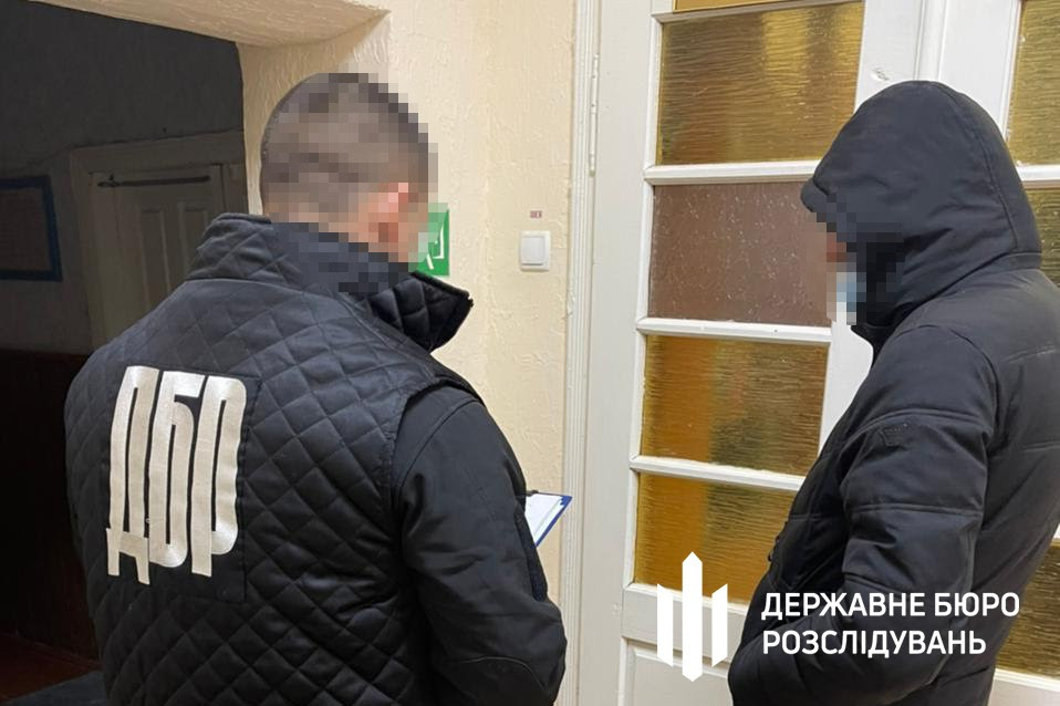 Посадовця Держпродспоживслужби Буковини судитимуть за хабарі та зловживання впливом