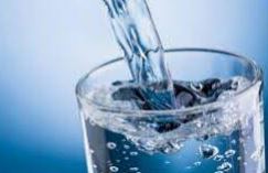 Німці не допоможуть: чернівчани змушені купувати питну воду, бо у кранах мають смертельно небезпечну хлоровану, з йонами алюмінію, фенолами та перевищеним вмістом заліза