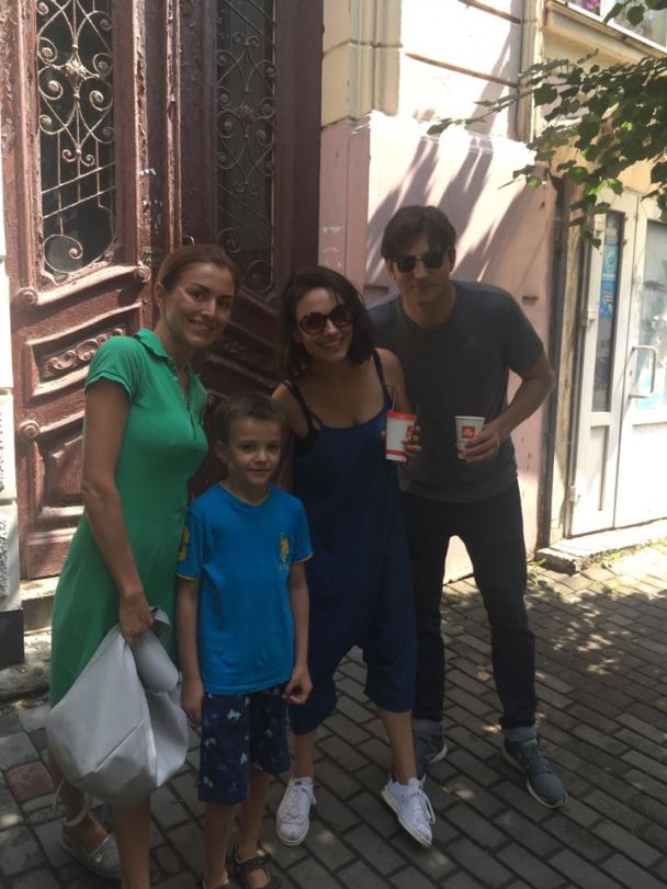 Відтоді у Чернівцях мало, що змінилося: Міла Куніс розповіла, що у дитинстві через відсутність гарячої води у місті не часто приймала душ