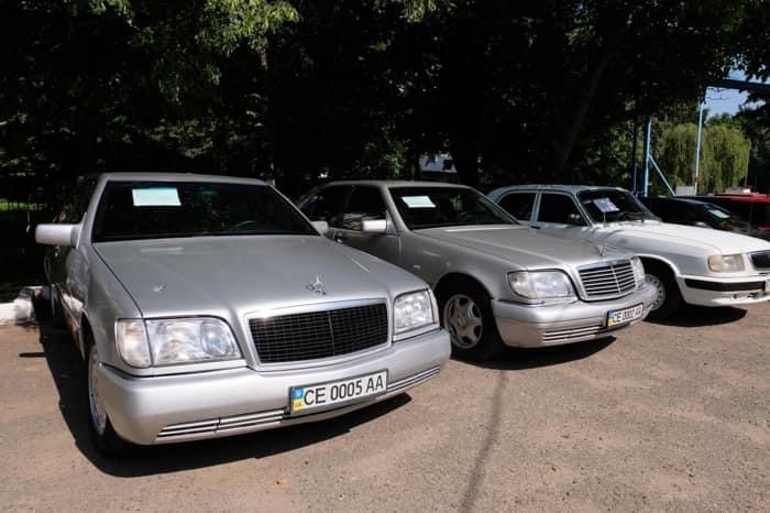 У Бойка вже передумали продавати старі автомобілі посадовців