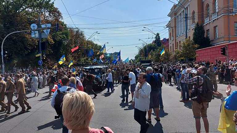 Марш захисників у Києві: українці заспівали 'Путін х***о' – промовисте відео