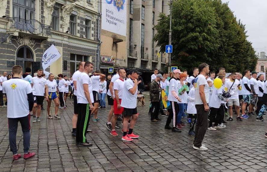 Україна сьогодні вшановує пам’ять своїх загиблих захисників 