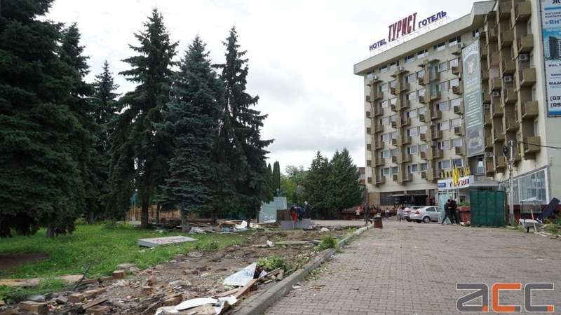 У Чернівецькій міськраді прокоментували нічний демонтаж кіосків біля 'Туристу' (ОНОВЛЕНО)