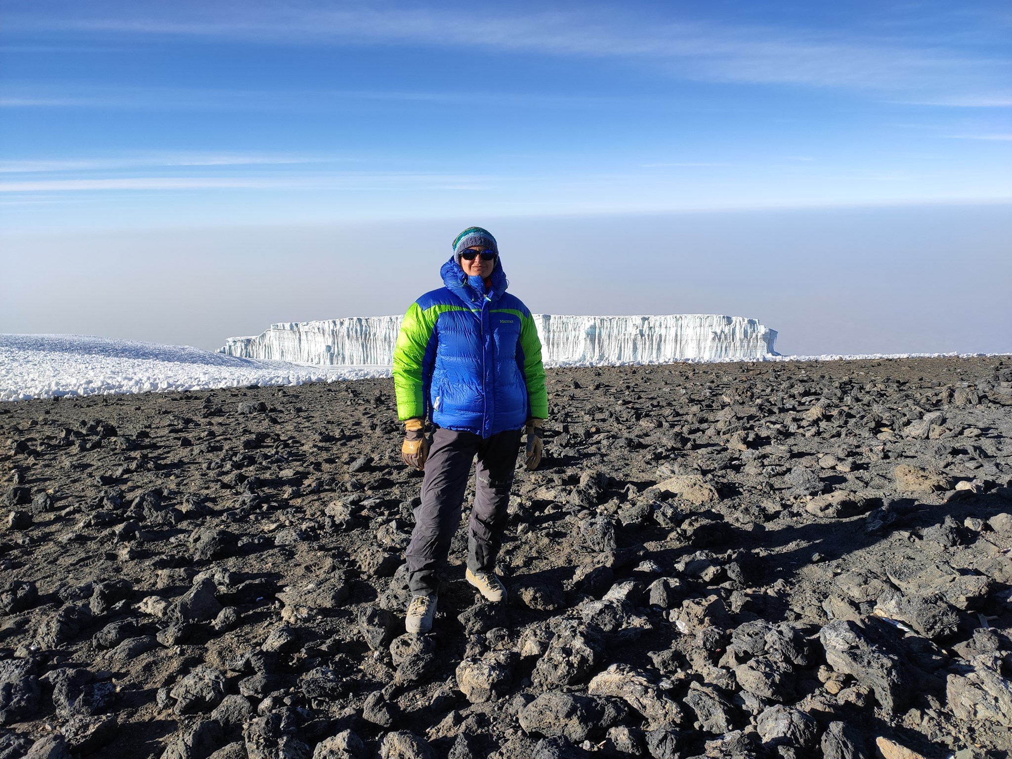 Дві чернівчанки, які підкорили 'дах Африки', побачили, що гігантські льодовики зі схилів Кіліманджаро швидко тануть і років через 20 зовсім зникнуть 