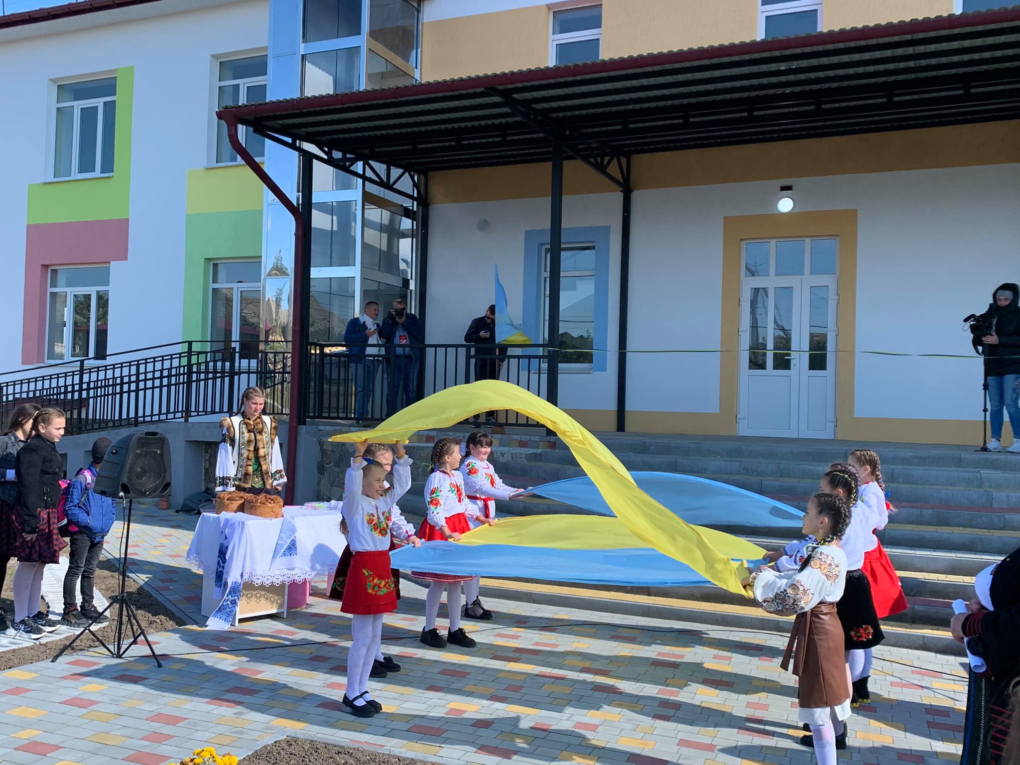 Гарні справи для громад: Підвищили якість та швидкість надання медичних послуг у Сокирянах і в Лужанах, відкрили новий дитячий садок в Опришенах, де його не було і сучасний ЦНАП у Селятинській громаді, у Глиниці капітально відремонтують аварійний міст 