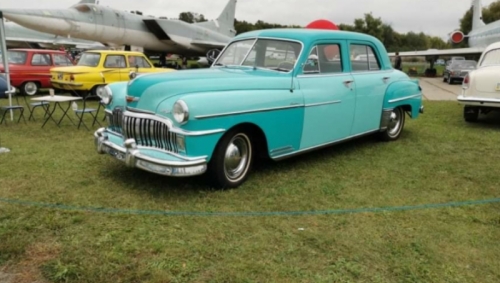 Раритетна автівка з Чернівців виграла кубок «Рідкісне авто» на фестивалі в Києві