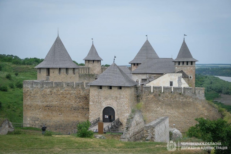 Історичні баталії, фестиваль повітряних зміїв та вогняне шоу: найближчого вікенду у Хотині святкуватимуть 400 років Хотинської битви