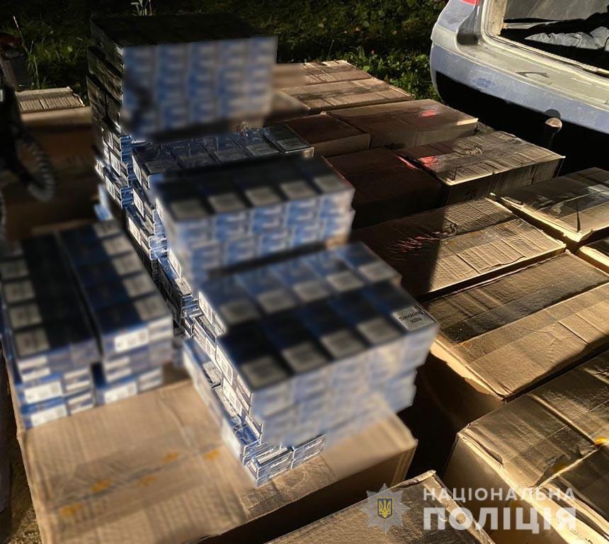 Чернівчанин незаконно перевозив контрафактні сигарети на пів мільйона гривень