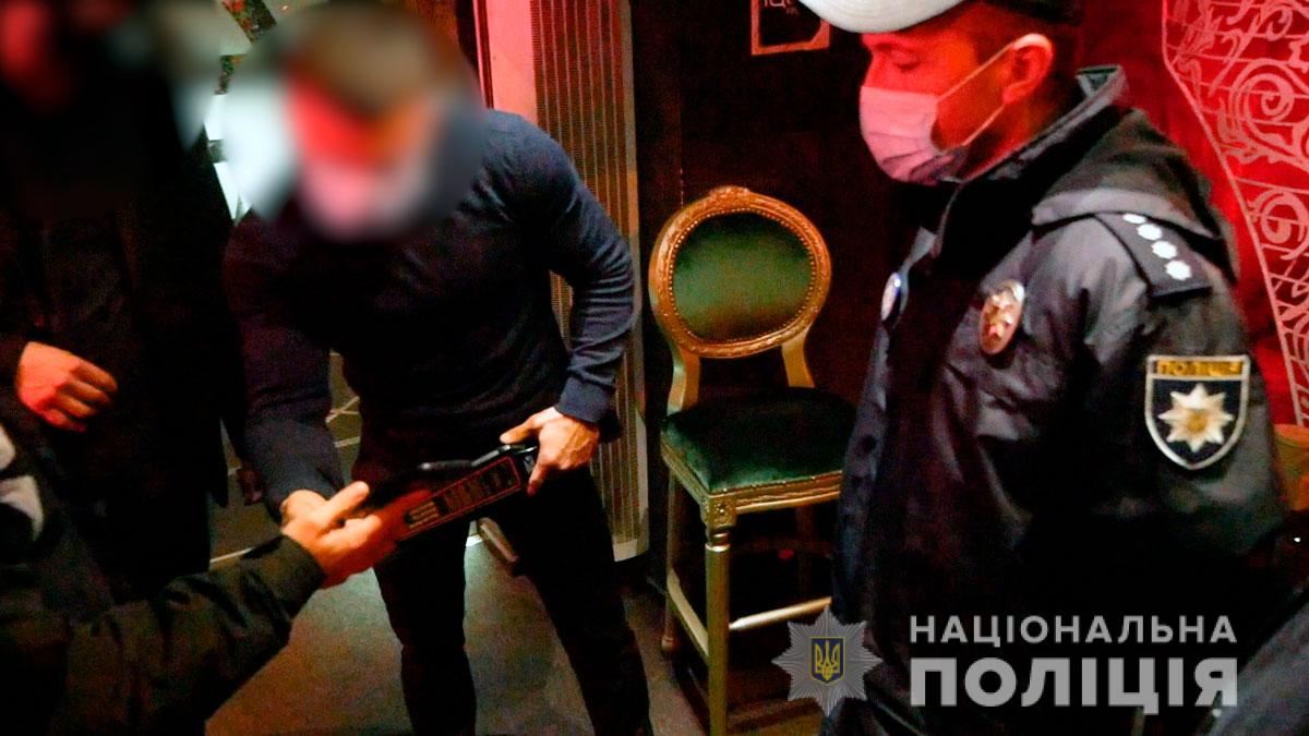 На Буковині за тиждень виявили більше 100 порушень дотримання правил карантину