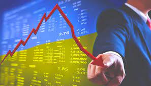 Майже 40% українців вважають, що їхня область зараз економічно занепадає, у чому винні центральна і місцева влади