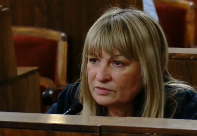 Отримувати доплати з міського бюджету повинні всі медики, а не тільки сімейні лікарі, більшість яких чомусь лікують ковід в телефонному режимі, - депутатка 