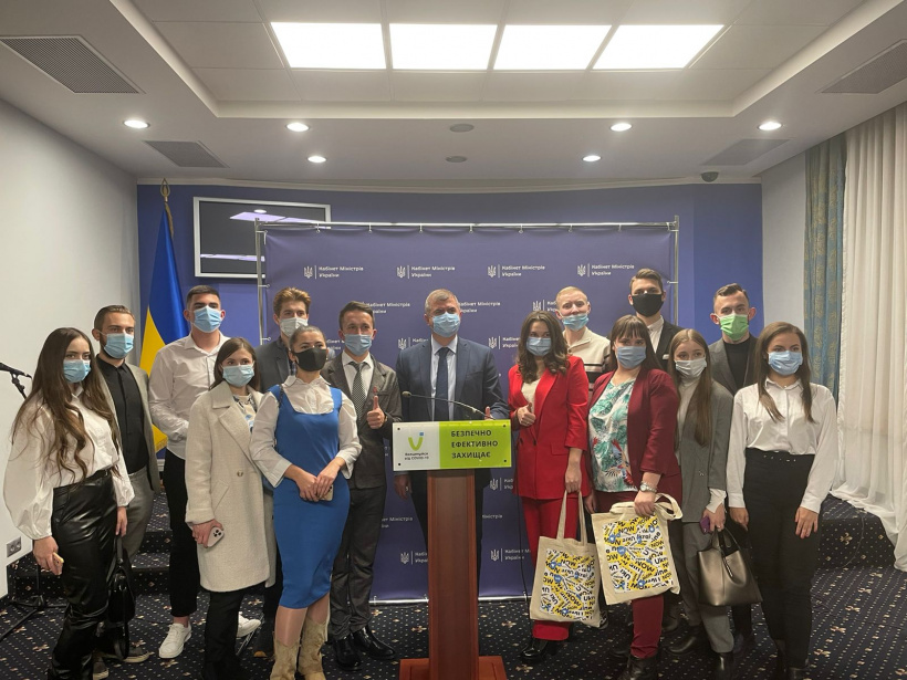 Державний секретар Кабінету Міністрів України зустрівся з молоддю з Чернівецької області і розповів, як готують документи для Уряду 