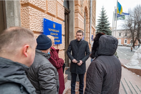 'Туризм у Чернівцях недостатньо розвинений — немає бренду': голова Чернівецької облради провів екскурсію 'будинком з левами' для спецпроєкту Gazeta.ua 