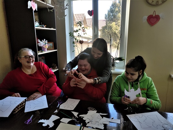 У Чернівцях молодь з інвалідністю долучилась до тихої акції «Ангели пам’яті»